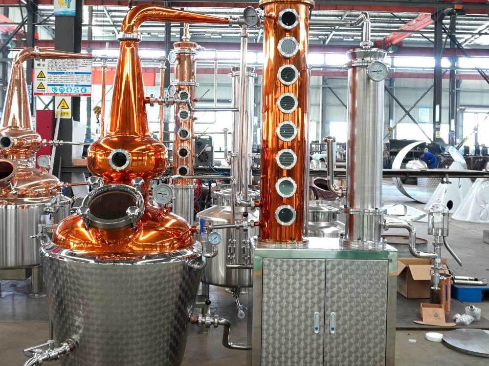 <b>100L Complete Hybrid Distille</b>